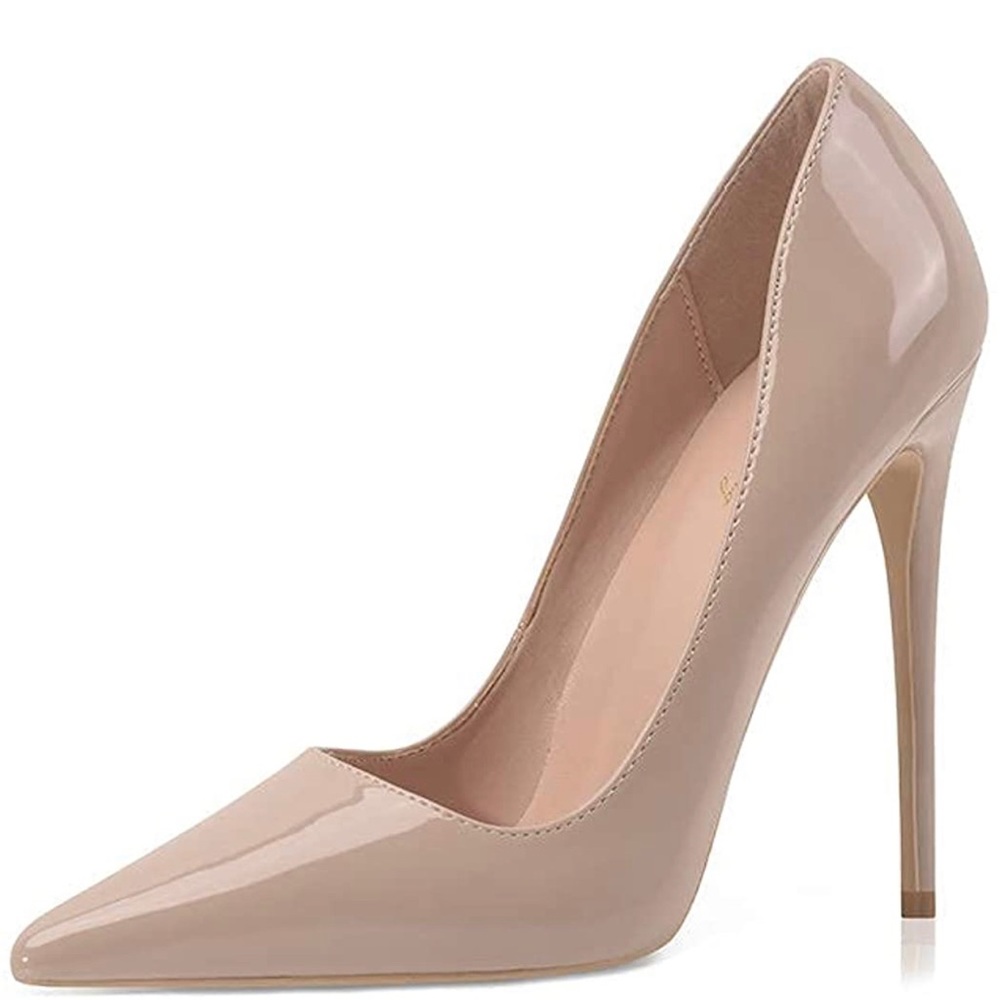 NWT Nude Heel